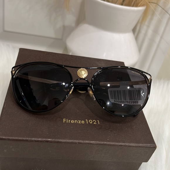 🔥SOLD🔥💛Versace
Women's Polarized Brow Bar Cat Eye Sunglasses - Picture 6 of 15